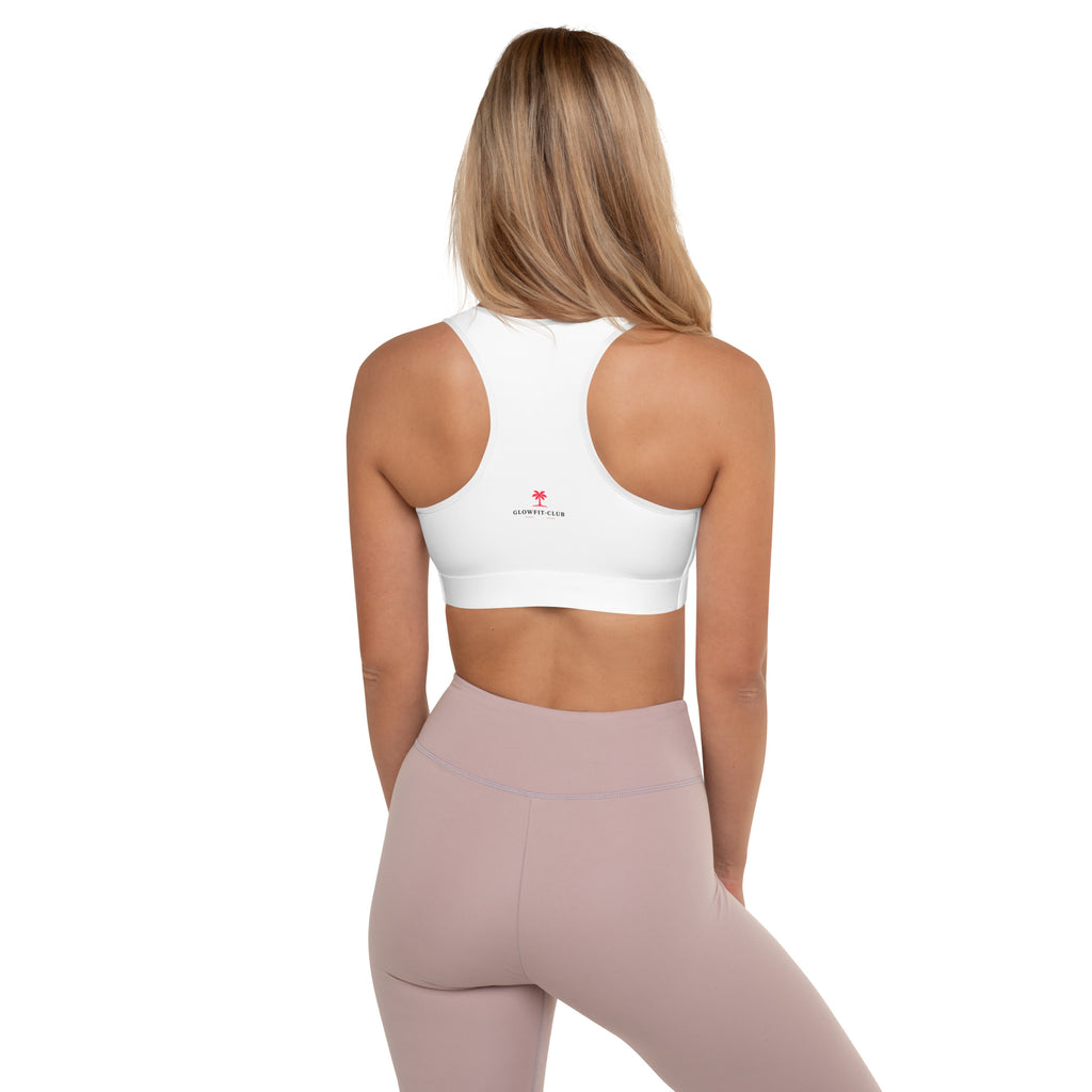 Brassière de sport blanche rembourrée, dos nageur, petit logo au centre.