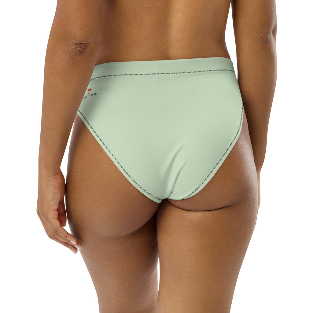 Bas de bikini vert clair porté, vue trois-quarts arrière.
