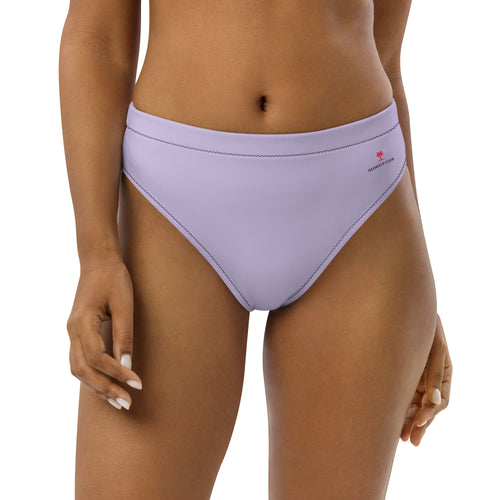 Bas de bikini lilas PORTOFINO porté, taille élastique, petit logo sur le côté.