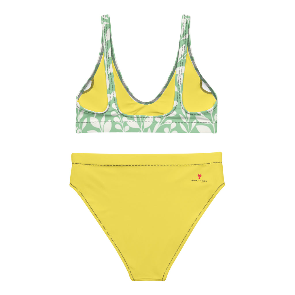 Haut de bikini vert à bretelles fines, bas jaune à logo discret.