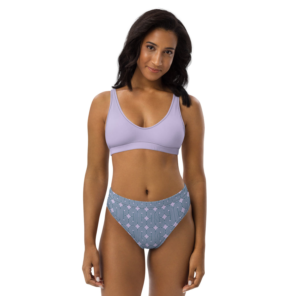 Haut de bikini lilas et bas bleu à motifs, vue de face