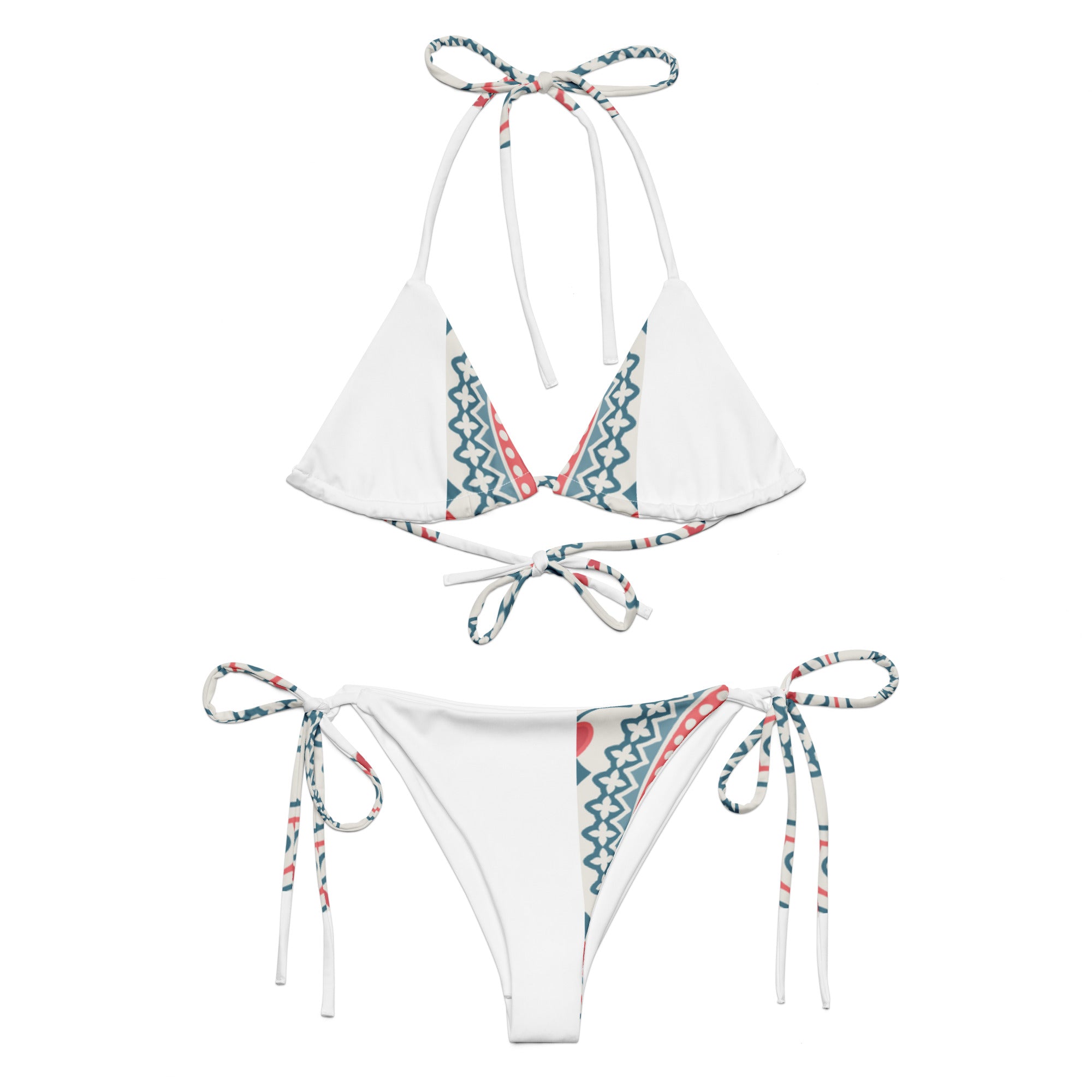 Maillot deux-pièces blanc à triangles, bretelles à nouer et bas échancré à liens.