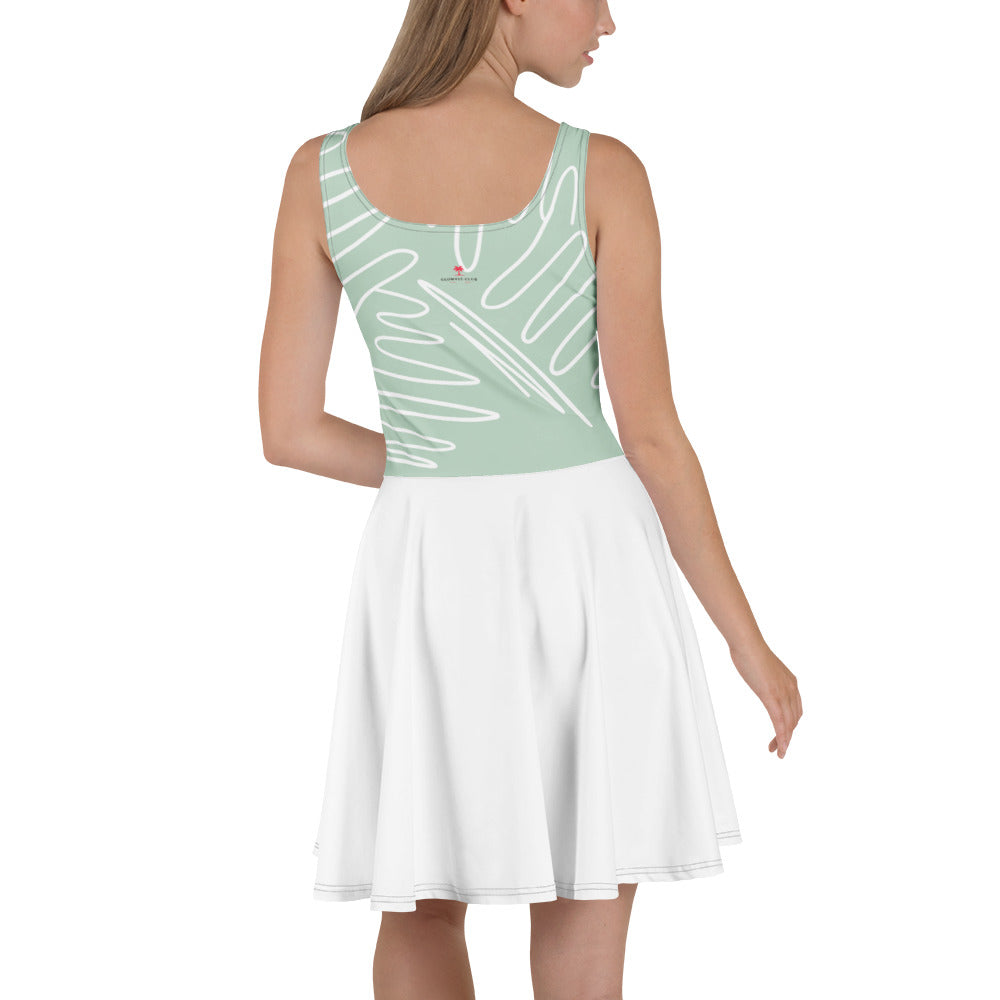 Robe de tennis dos nageur vert menthe, jupe blanche évasée, coutures plissées