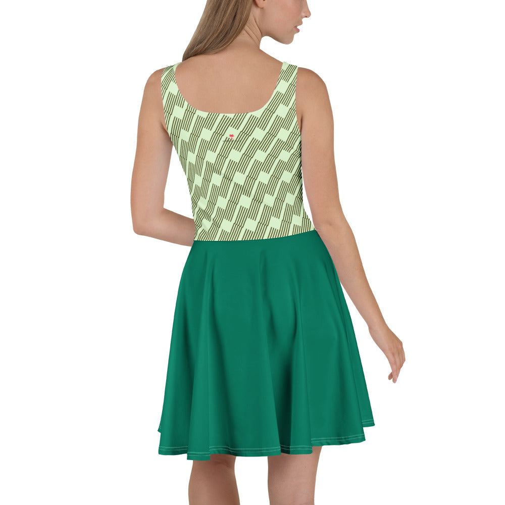 Robe de tennis ICONIC vue de dos, encolure carrée, haut vert clair à motifs, jupe évasée