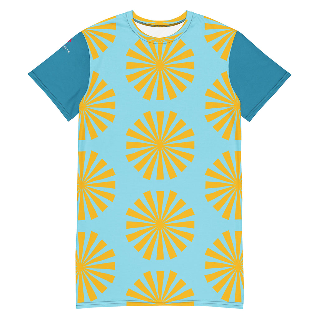 Robe t-shirt bleu turquoise à motif fleurs soleil jaune, col rond, manches courtes.