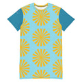 Robe t-shirt bleu turquoise à motif fleurs soleil jaune, col rond, manches courtes.