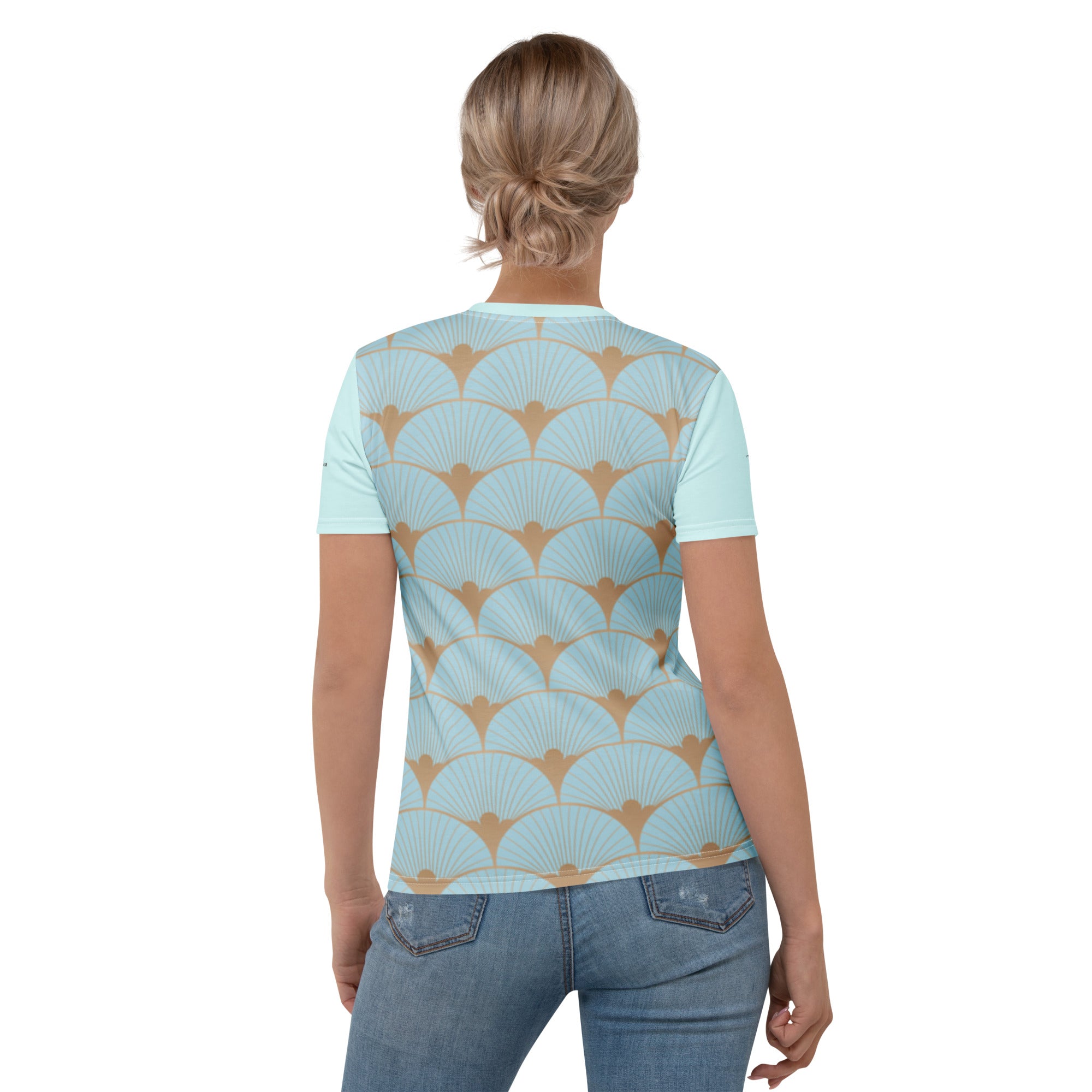T-shirt femme bleu clair à motif éventails Art déco, vue de dos, col rond.