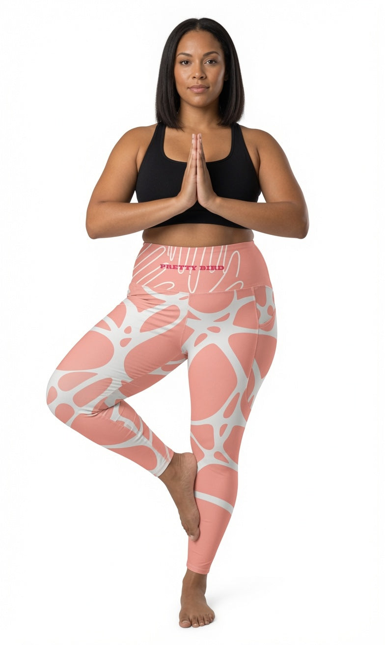 Leggings avec poches SWEET BABY GRAFITTI, rose, vue de face, motif graffiti, pose sur une jambe.