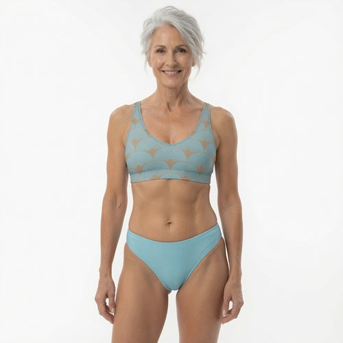 Ensemble bikini bleu clair : haut balconnet à motif art déco, bas uni