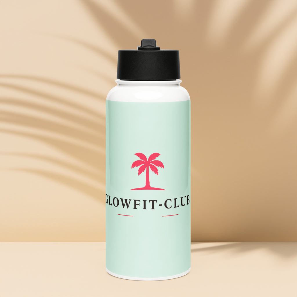 Bouteille d’eau vert menthe avec couvercle noir et logo rouge sur la façade.