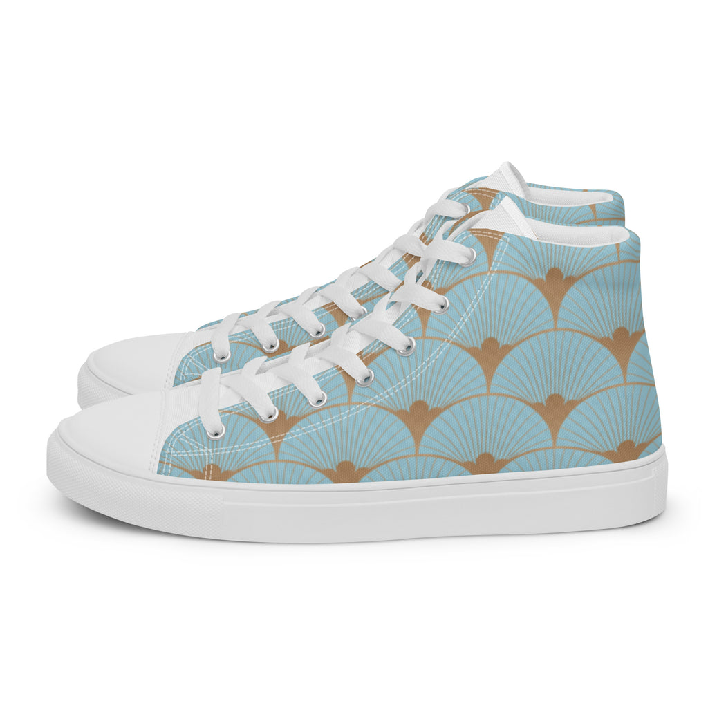 Baskets hautes en toile blanches et bleu ciel, lacets, motif art déco sur le dessus