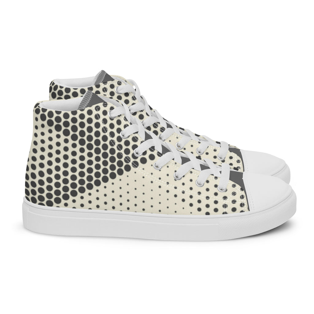 Baskets hautes en toile crème à pois noirs, profil latéral, semelle blanche.